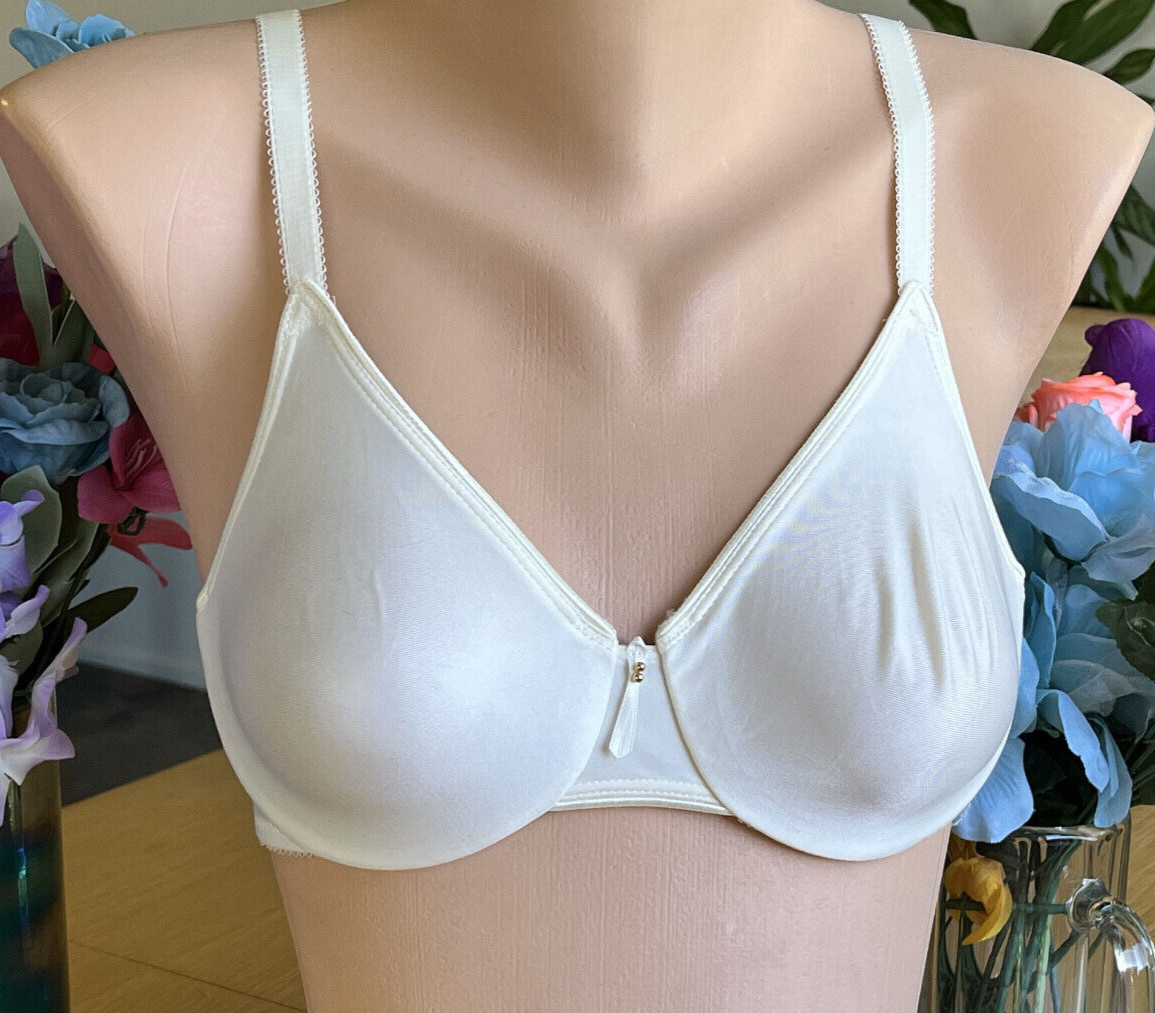 Wacoal 34C Ivory Satin BodySuede Full Figure Underwire Bra #85182