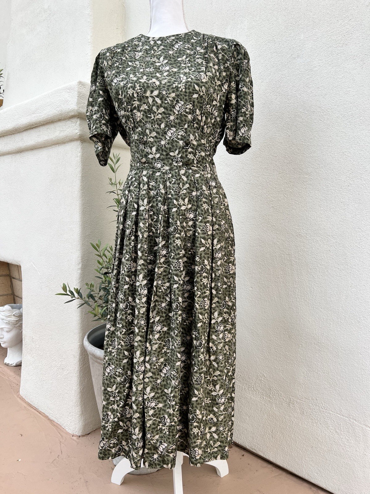 VTG KARIN STEVENS Green Floral Cottagecore Midi Dress Button Women 8 40’s style