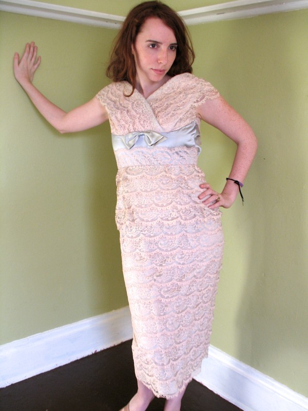 VTG 50s Tiered Lace Bombshell Pin Up Cocktail Dress Rhinestones Sydney North S
