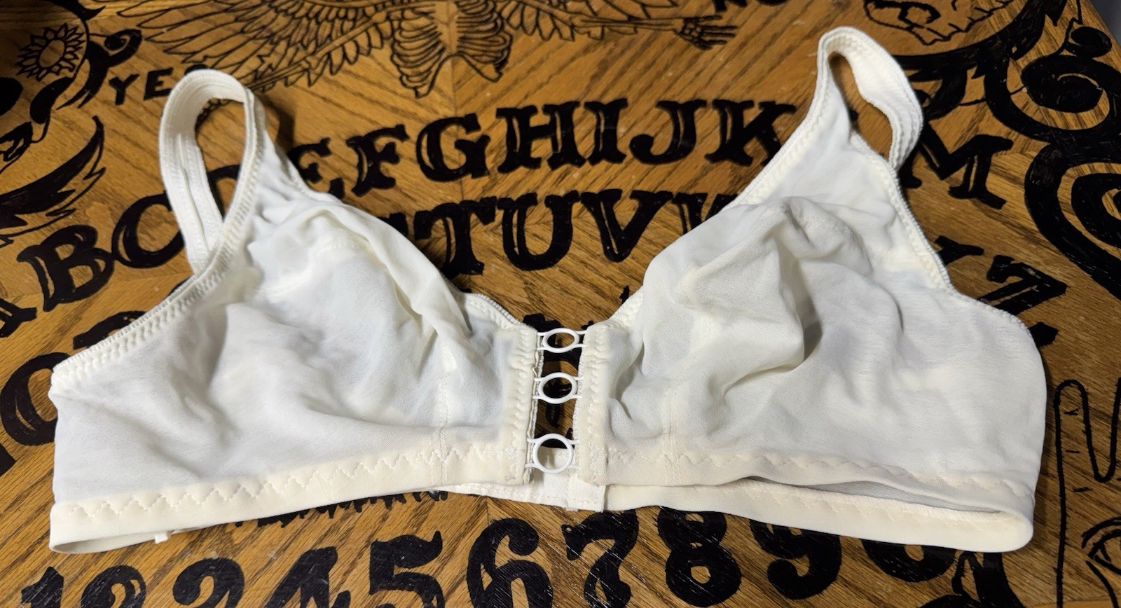 VINTAGE EXQUISITE FORM NATURAL WOMAN BRA! 34 C.
