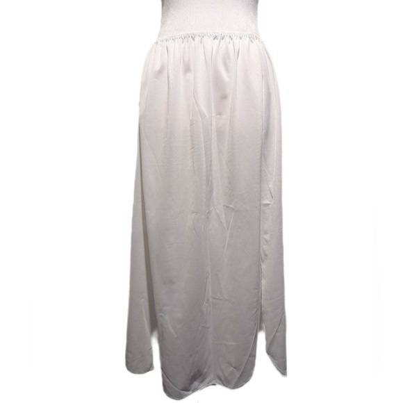 Vintage 1990’s French Maid Sz L White Single Slit Polyester Half Slip Like New