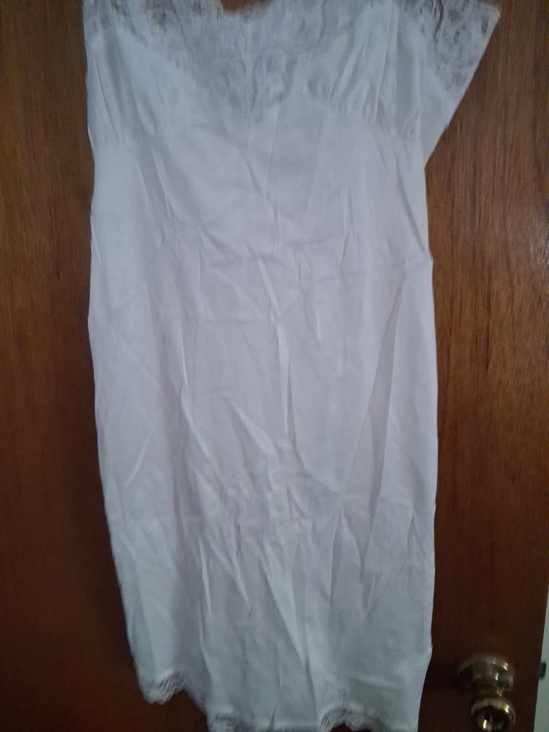 Richform 100% Nylon White Full Slip Lacey Vintage Size 38 NWT