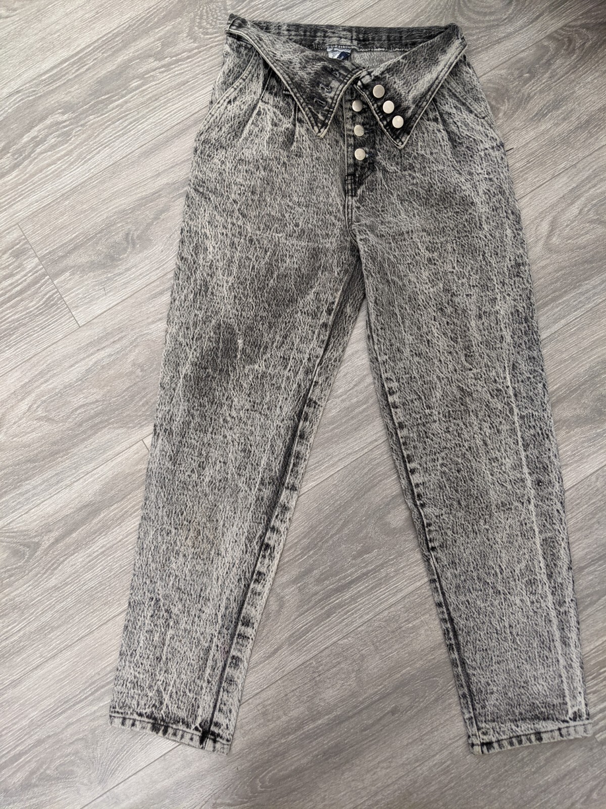 VTG St Tropez High Waisted Exposed Button Down Mom Jeans Denim Acid Wash Destroy