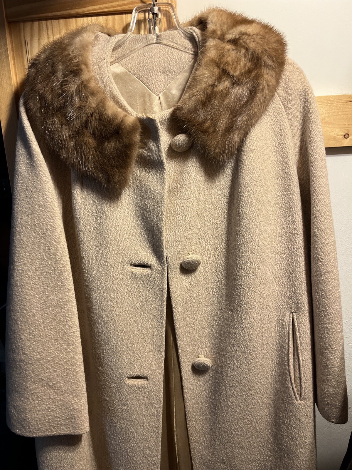 DUMAS California VTG Womens 22.5×40 Beige USA Wool Mink Collar 3 Button Coat