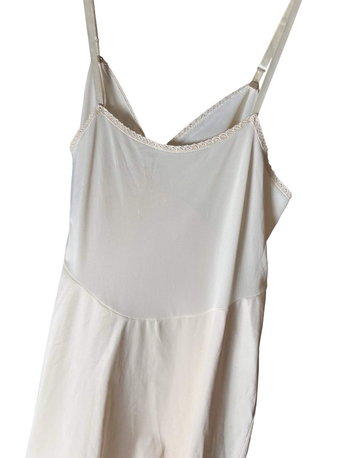 VTG 1970s Vanity Fair Full Slip Undergarment Sz 36 Beige Antron Nylon Lace Trim