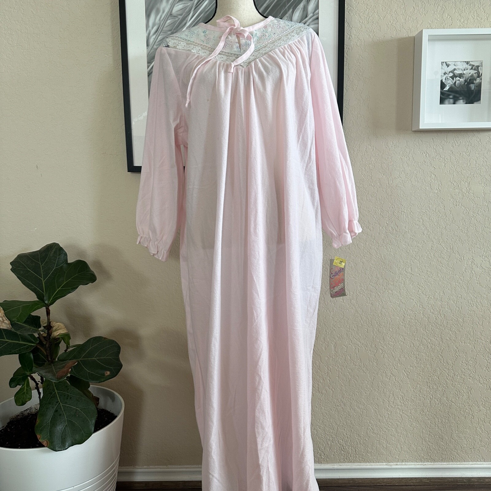 VTG Women’s Night Time Creation Pink Nightgown Size 2X Large Guilford Fabric
