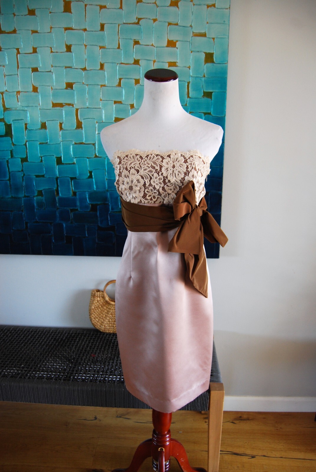VINTAGE Mauve Nude Pink Satin Lace Strapless Dress Laundry by Shelli Segal Sz 2