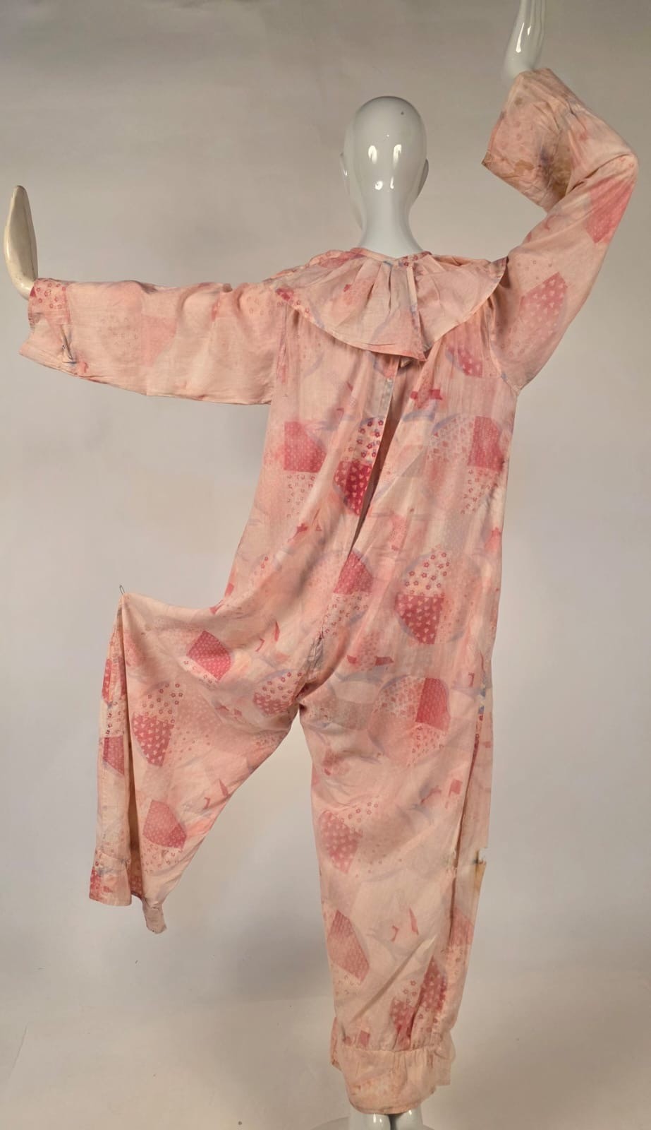 ANTIQUE 1920’S SCENIC PRINT COTTON CLOWN COSTUME FOR HALLOWEEN