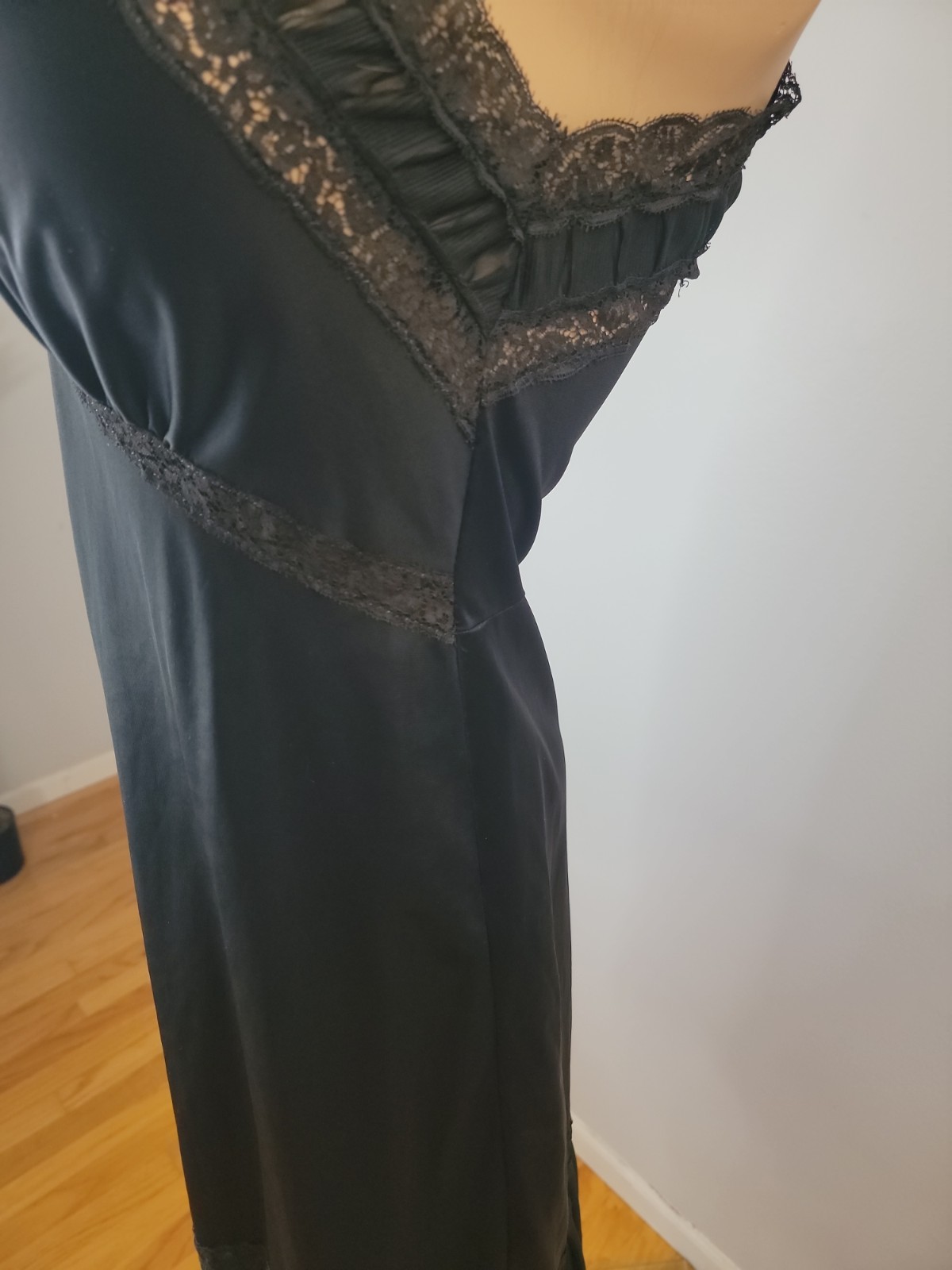 Vintage Charmode All Nylon Black Full Slip Pleat/Lace Det. Size 36 Tall