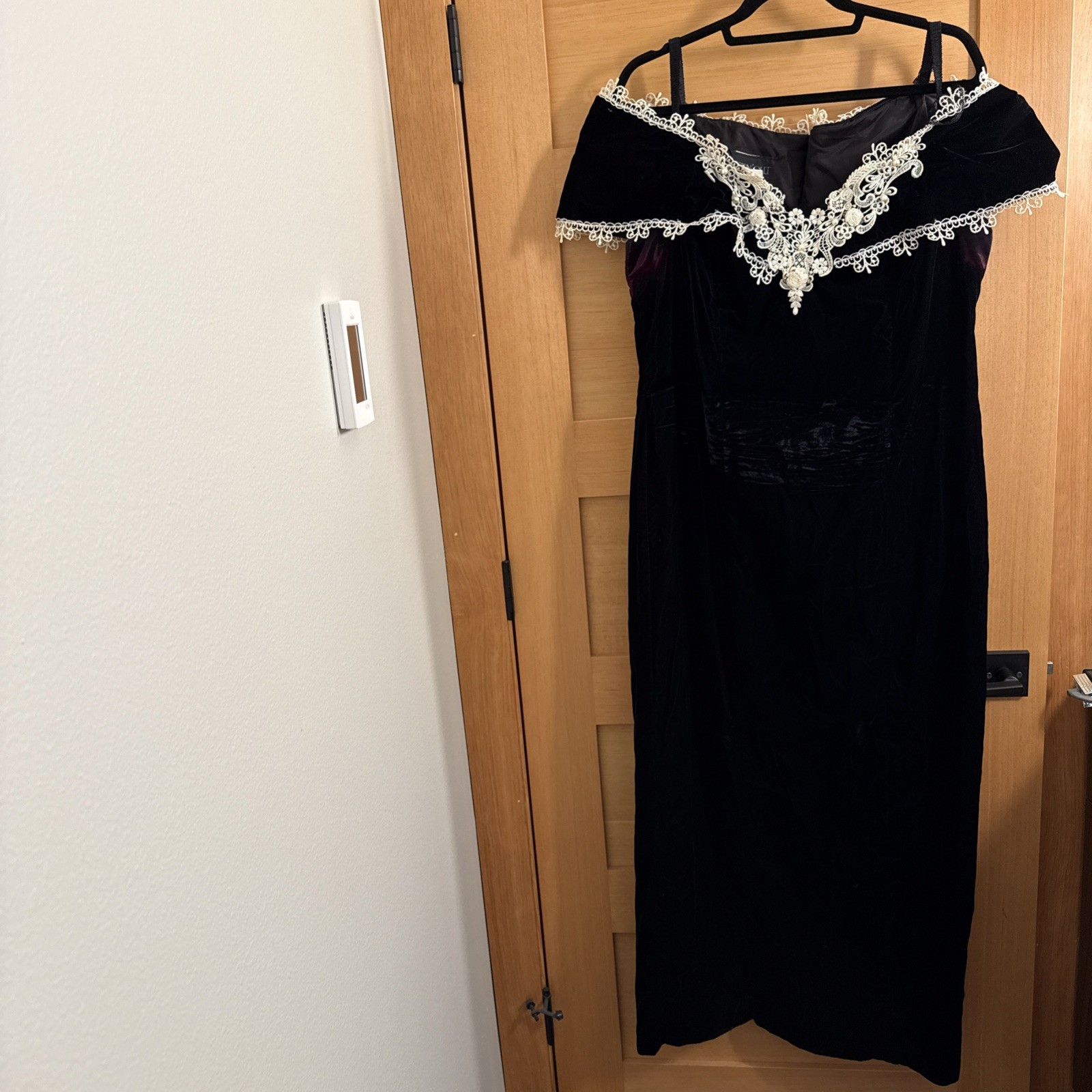 vintage velvet dress 80s black with lace size 18W Steppin Out