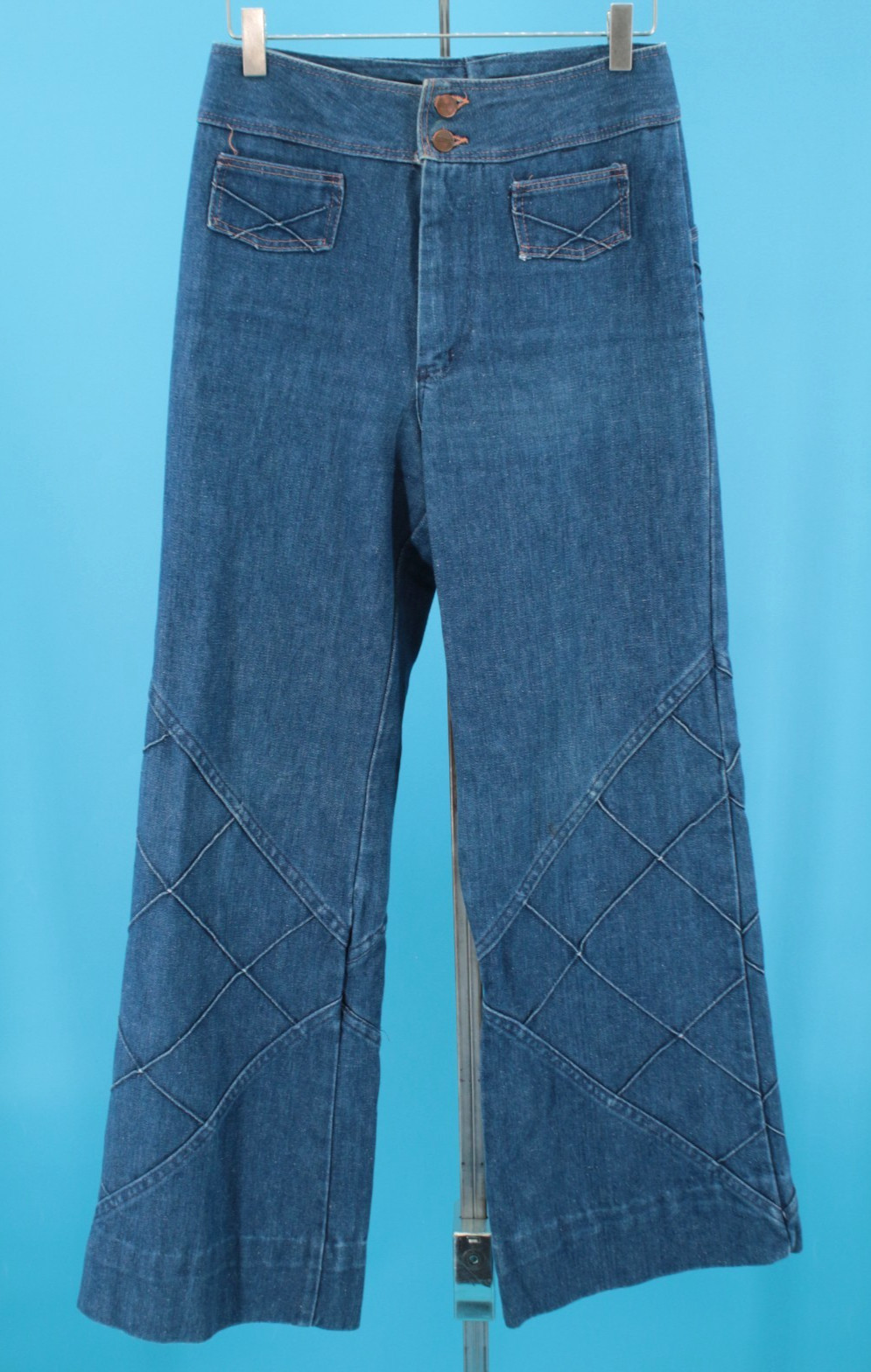 VTG Womens 70s Maverick Dark Denim Bell Bottom Jeans W/ Criss Cross Seams Sz 28″