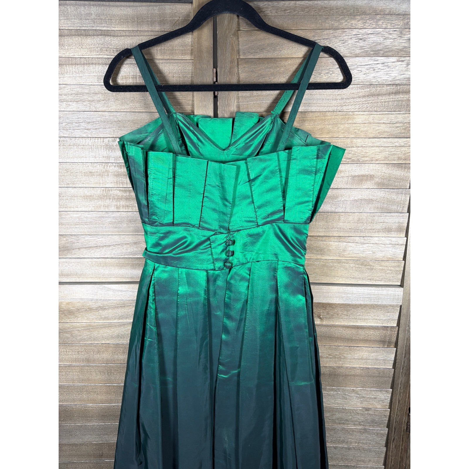 Alyce Designs Vintage Iridescent Green Taffeta Pleated Ball Gown Size 6 Formal
