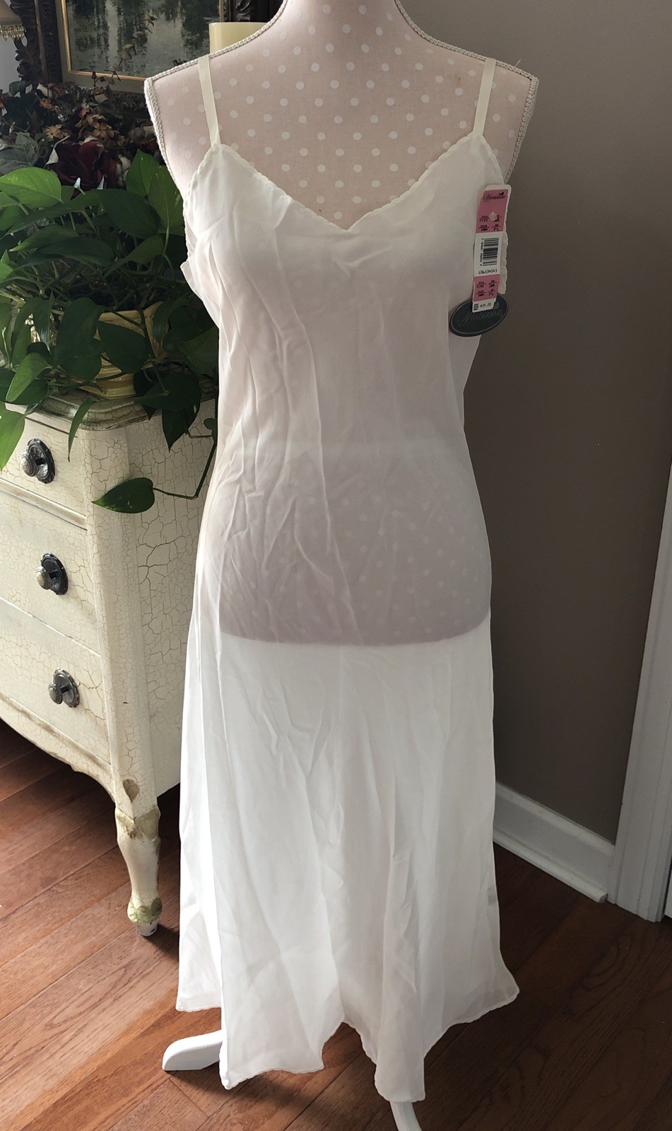 NWT Wonder Maid 1980s vintage Ivory Chiffon Full Slip Size 38 Made In USA
