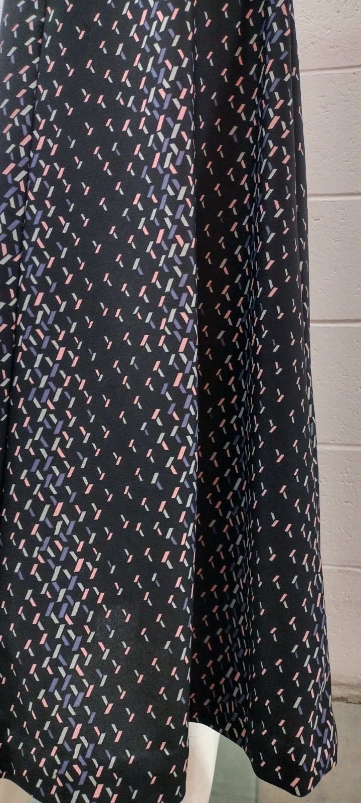 Black Maxi Skirt Geometric Rainbow Pastel Colorful Small 26 Waist VINTAGE
