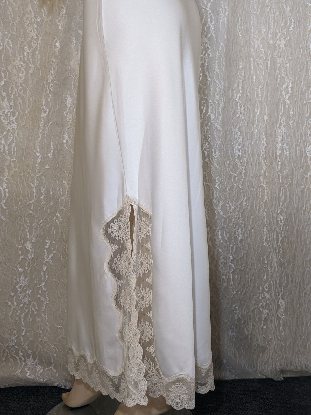 VTG Intime DBL Chiffon Lace Peignoir Robe Lingerie Satin Nightgown Blended Set M
