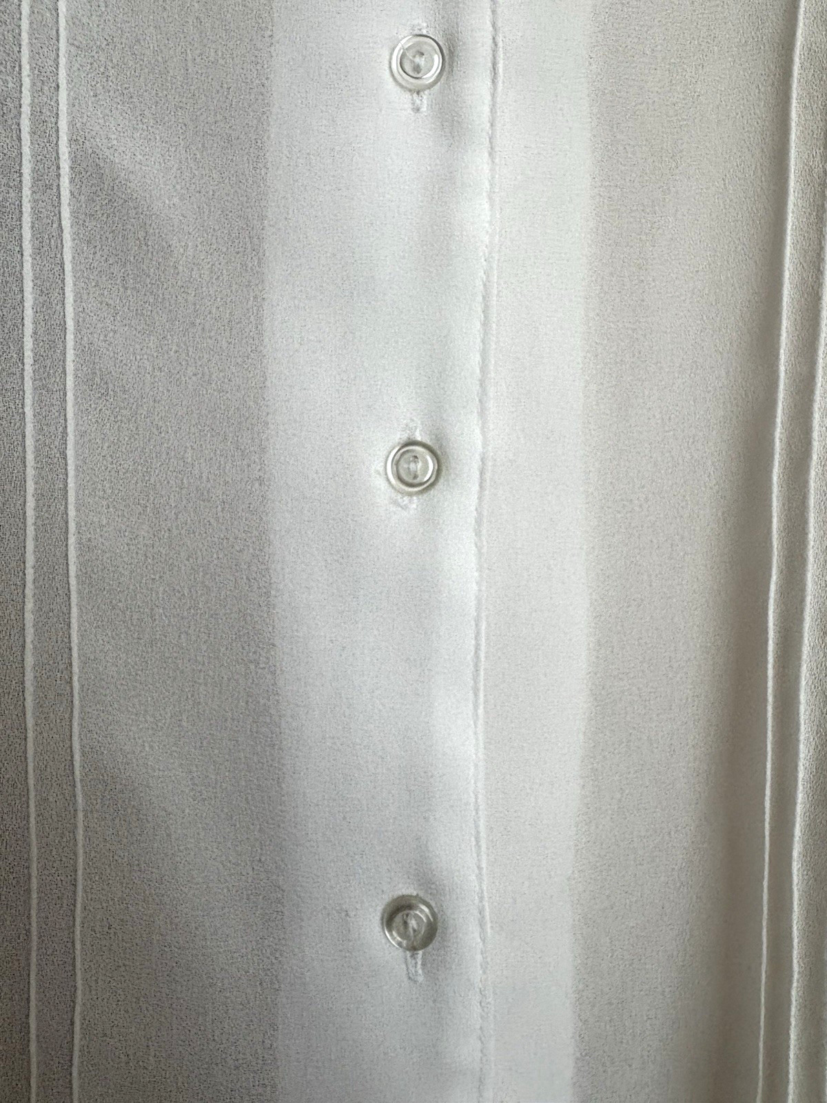 White Blouse Silky Button 9/10 Front Flower Collar & Cuff Vintage Carry Back