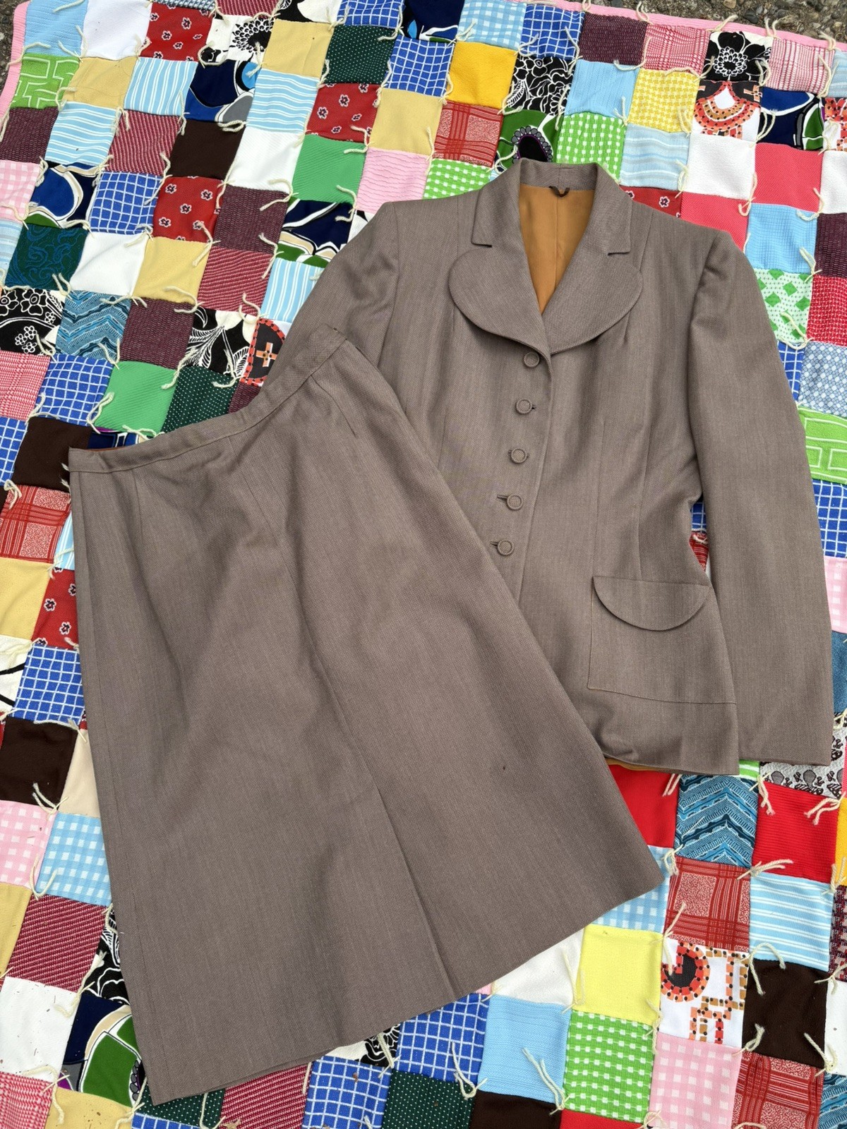 Vintage 1950s Two Piece Gray Skirt Blazer Suit Classic Secretary