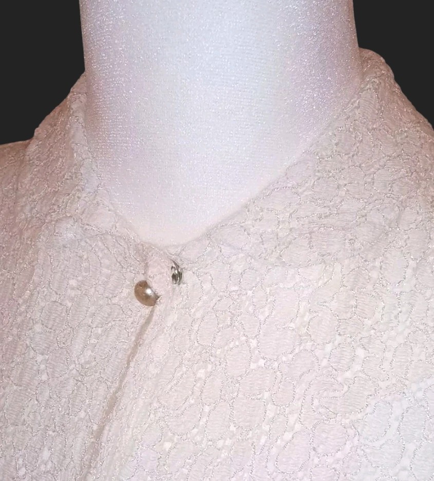 Vintage 1930s/40s White Lace Doleman Sleeve Fitted Waist Pearl Button Blouse XXS