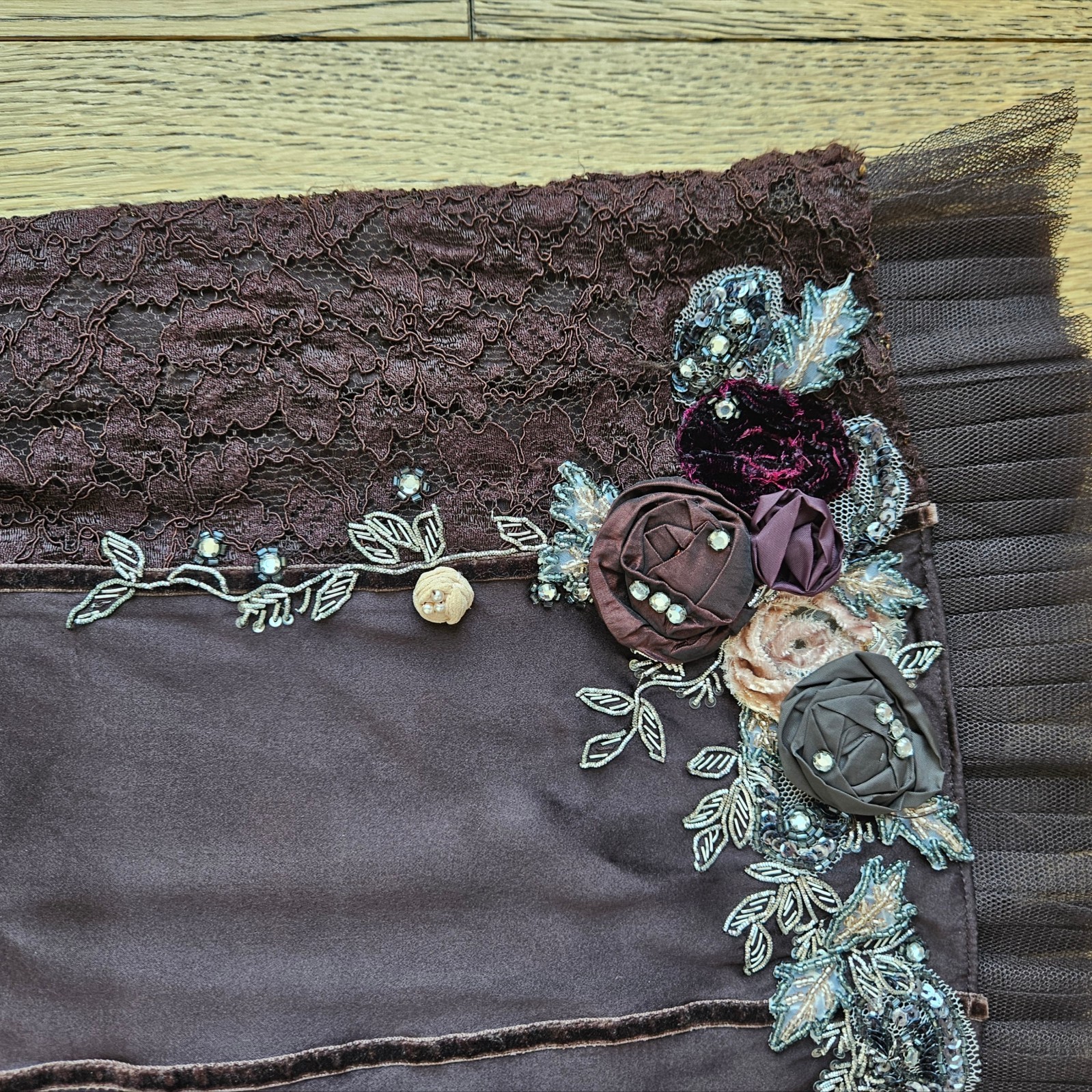 Vintage Rare Y2K Silk Embroidered Beaded Karen Millen Two Piece Set Size US 6