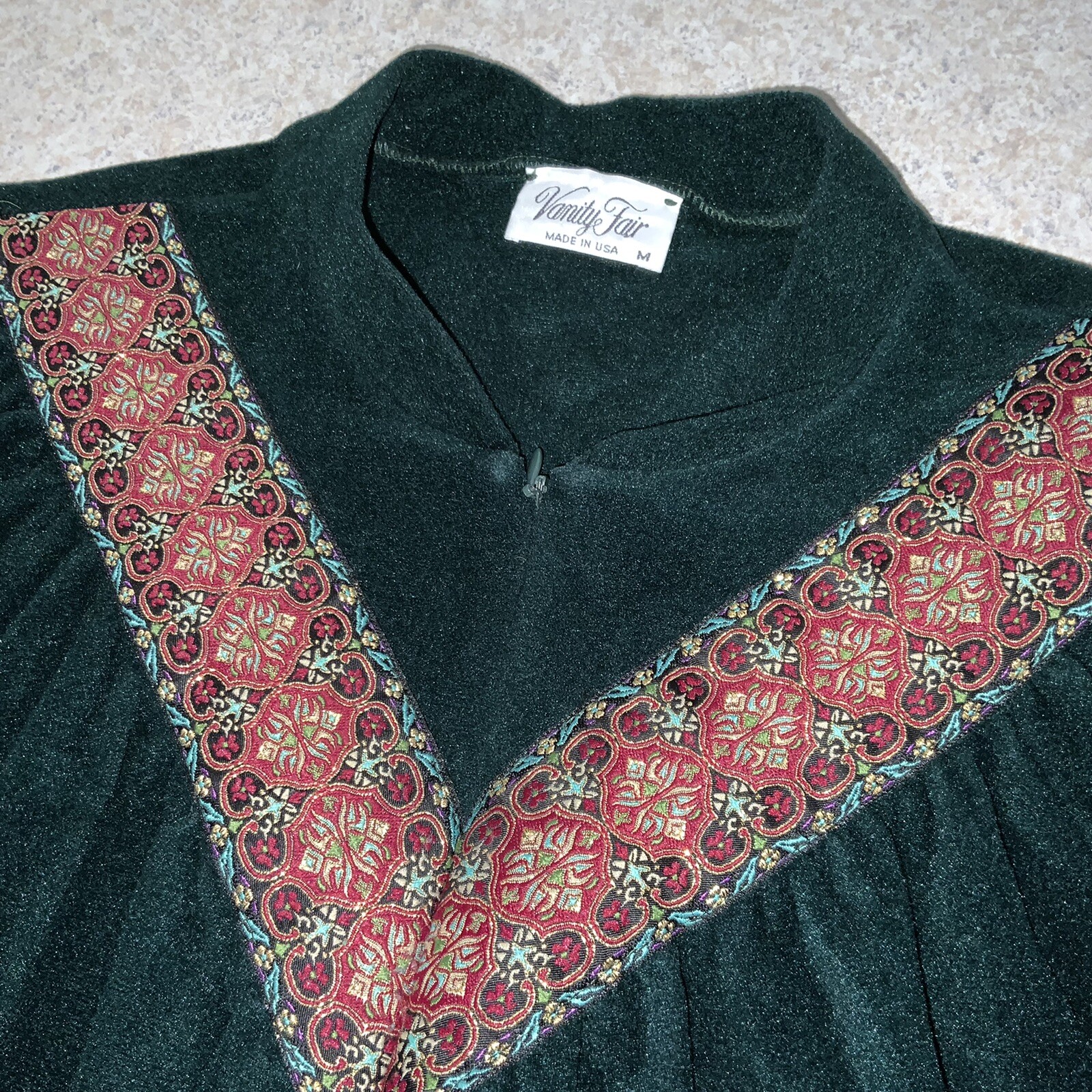 Vanity Fair Vintage Green Velour Robe Gold Floral Trim Ladies Md Pockets USA
