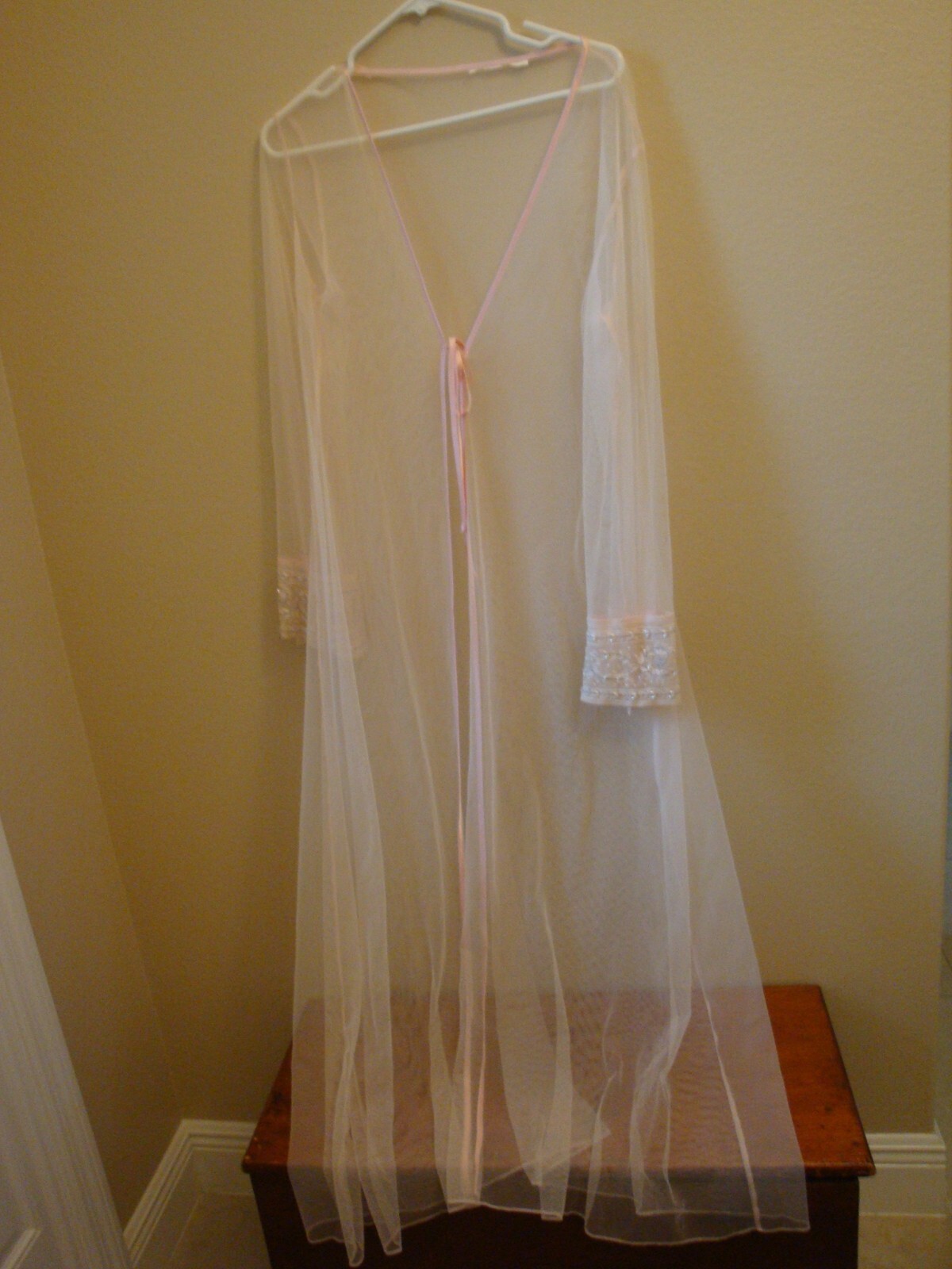 Vintage sheer robe pink robe faux pearls detailed sleeves pretty No labels