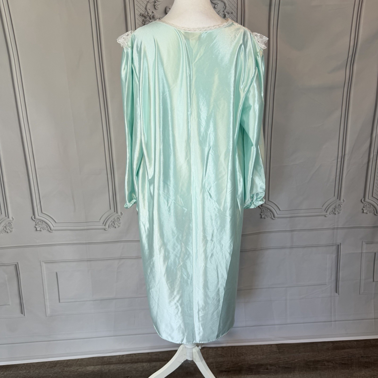 Vintage 80s Cachet Cottagecore Mint Satin Nightgown Large Lace Collar Sears USA