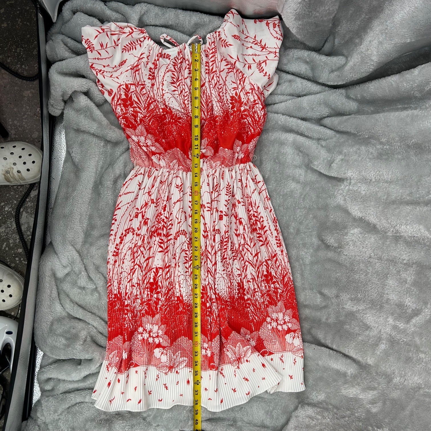 Jennifer Gee Vintage Red White Floral Pleated Midi Dress Size 14 Retro Summer