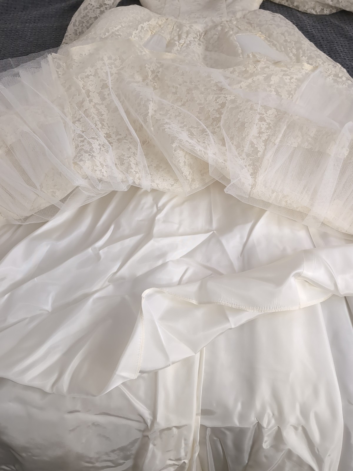50’s Lace & Pleated Tulle Long Sleeved Princess Prairie Wedding Dress Beads
