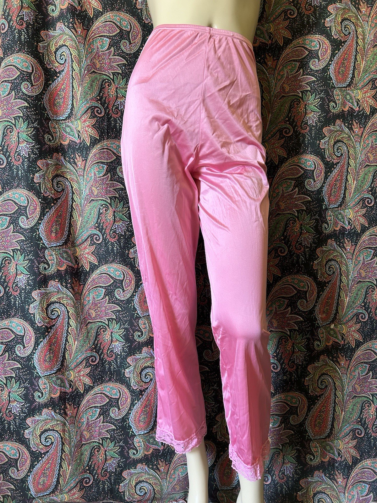 Vintage VANITY FAIR Women Slip Pants Pettipants Sz 6 Pink Lace Full Length