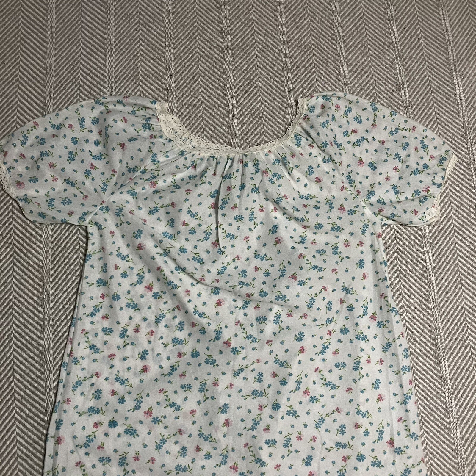 Floral Night Gown Mistra Vintage Acetate Nylon Blend Lace Trim Size Medium Blue