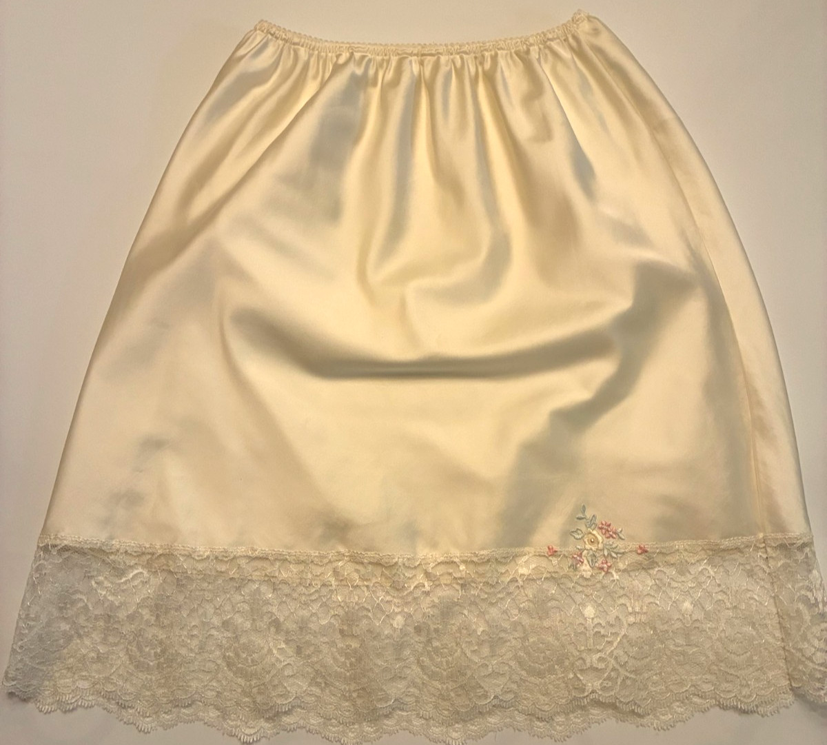 Vintage 80s BODY LITE HALF SLIP Ivory LARGE Shiny LIQUID SATIN Lace Coquette