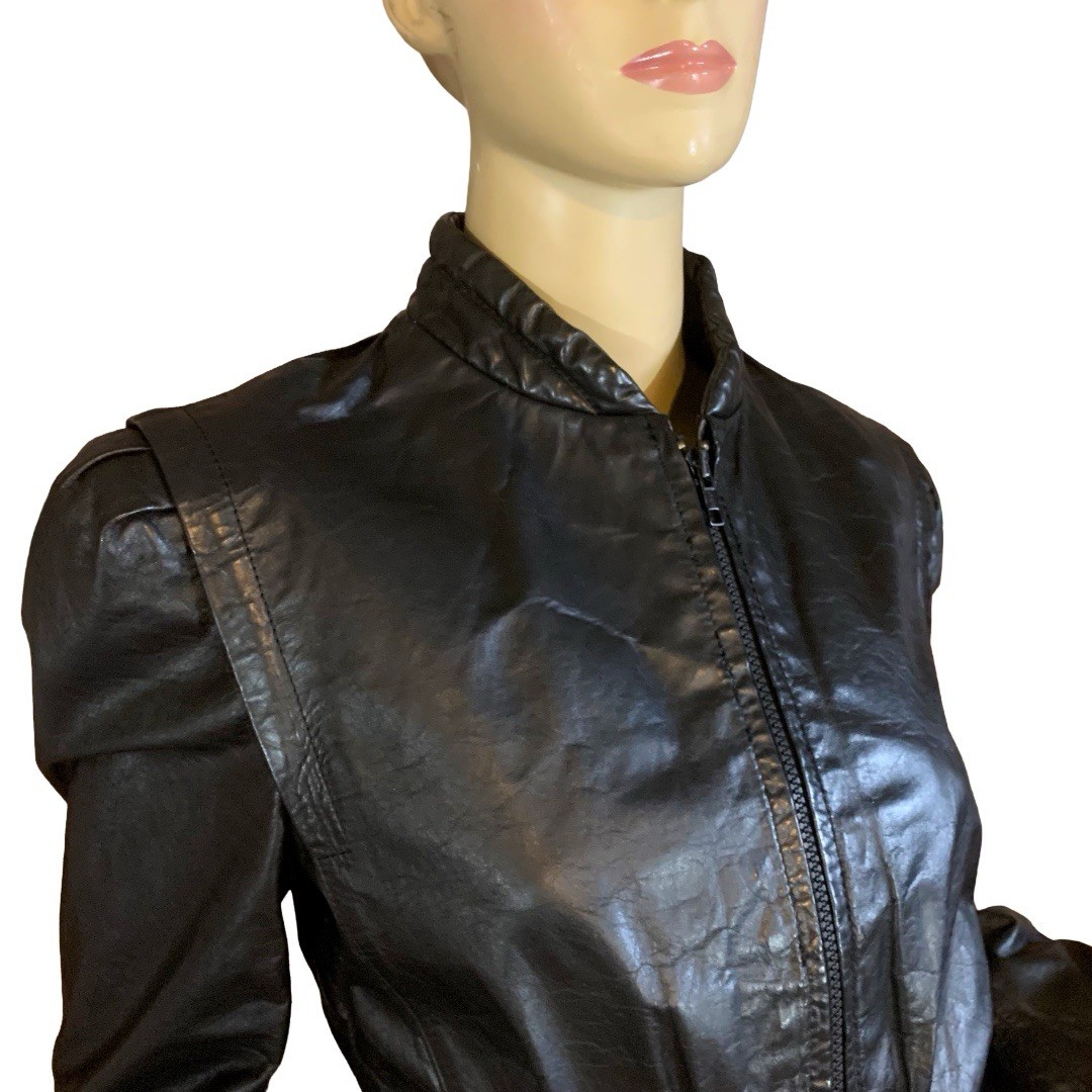 VINTAGE 1980’S BERMAN’S BLACK LEATHER CROPPED MOTO JACKET SIZE SMALL/10