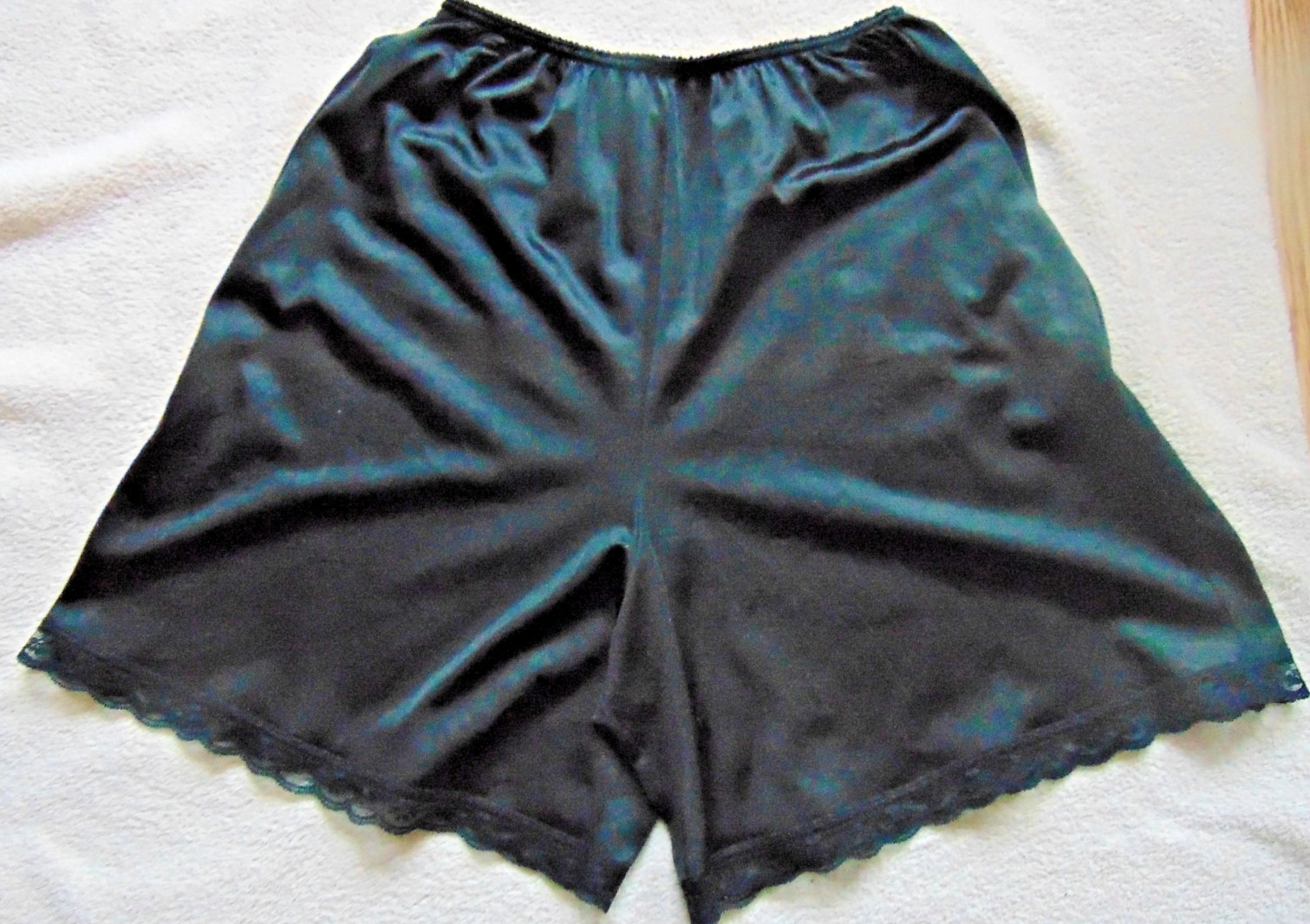 Vintage Black Nylon Lace-trimmed Pettipants Bloomers Slip Warners sz Small