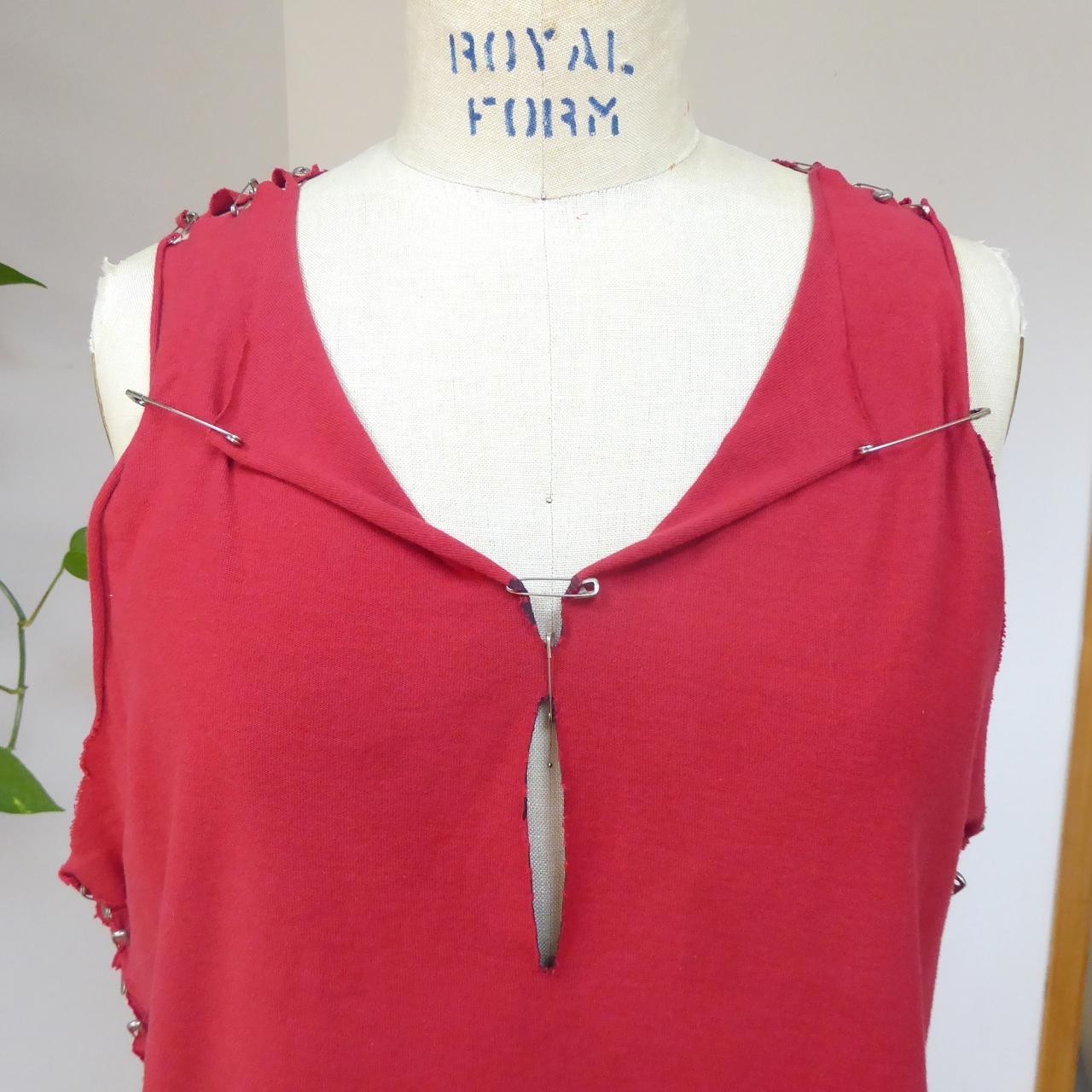 Vintage 2000s Y2K Red handmade distressed safety pin tank top punk rocker sz XL