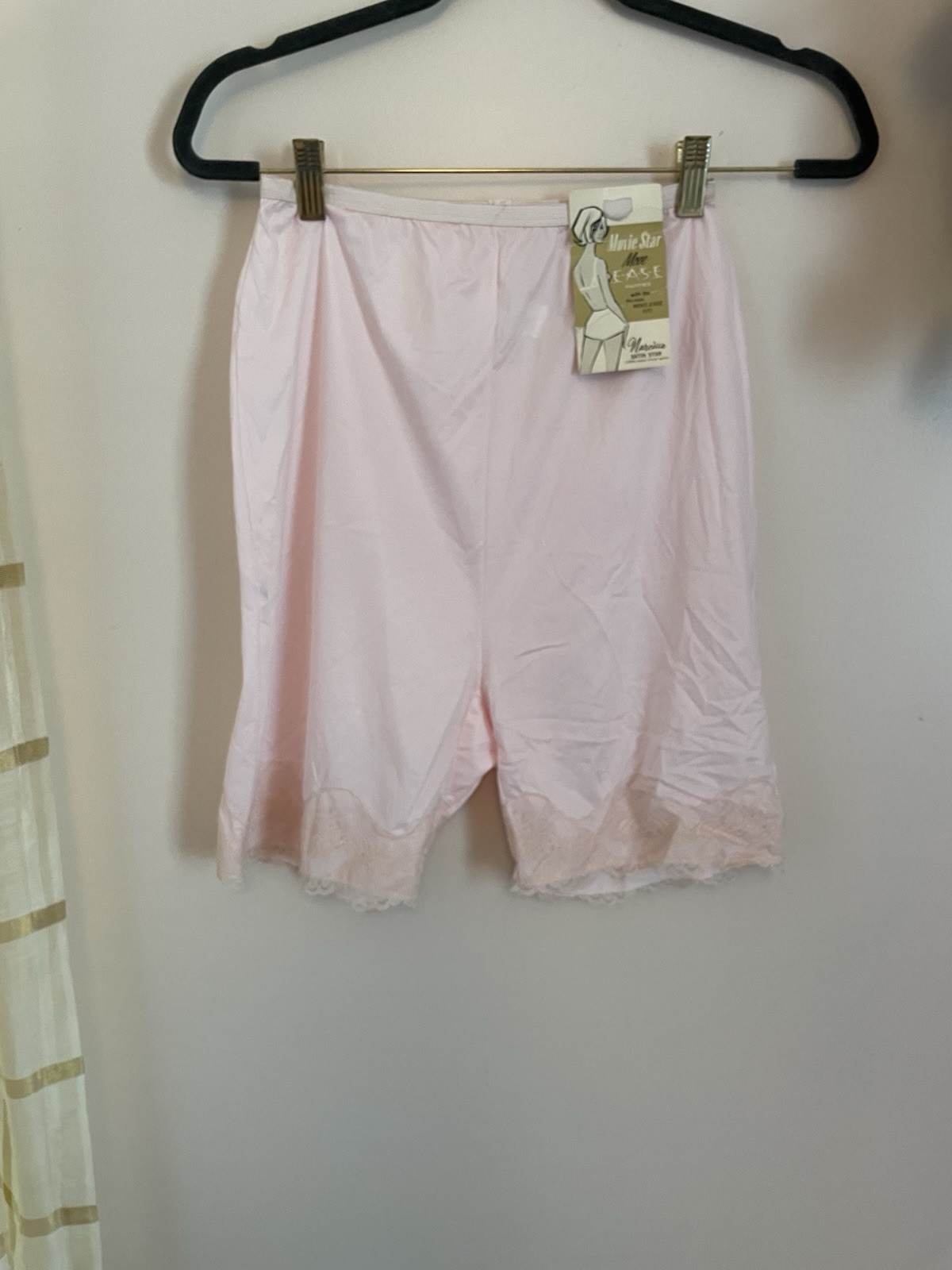 Movie Star Move Ease Panties Pettipants Nylon Caprolan Pink Size Med USA