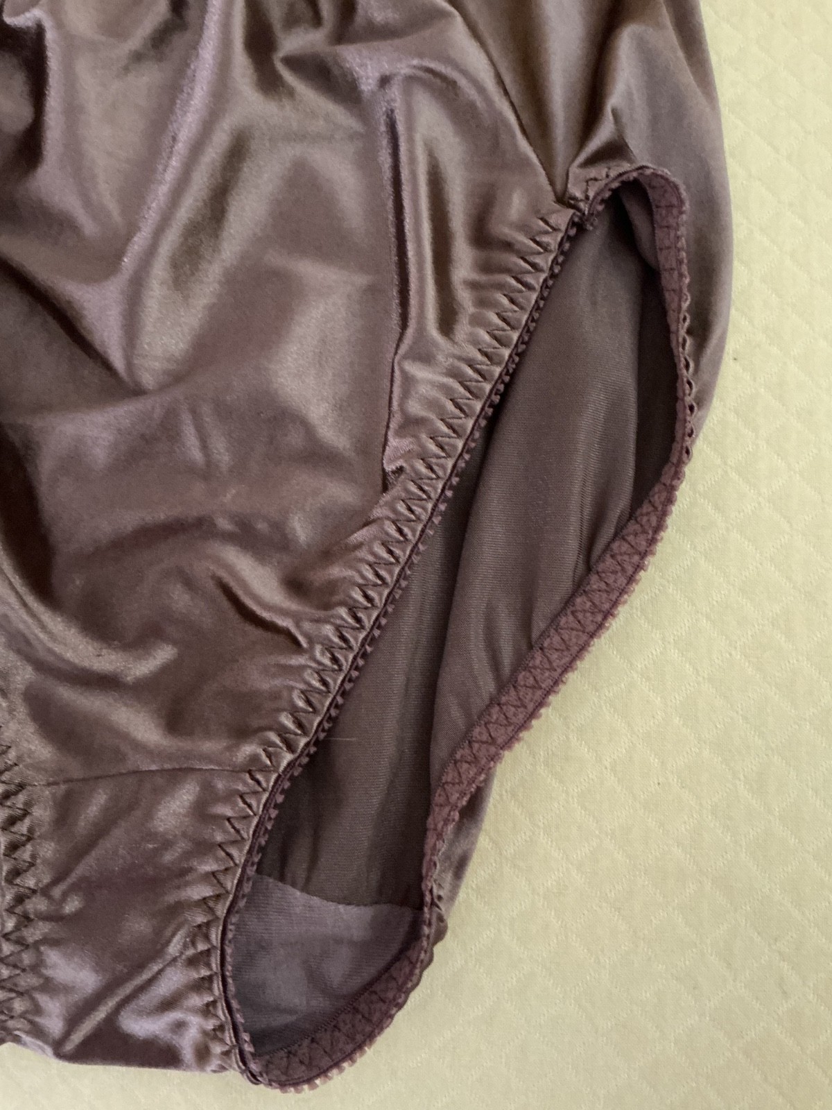 VINTAGE VASSARETTE SECOND SKIN SATIN HIGH CUT LEG COTTON GUSSET PANTY