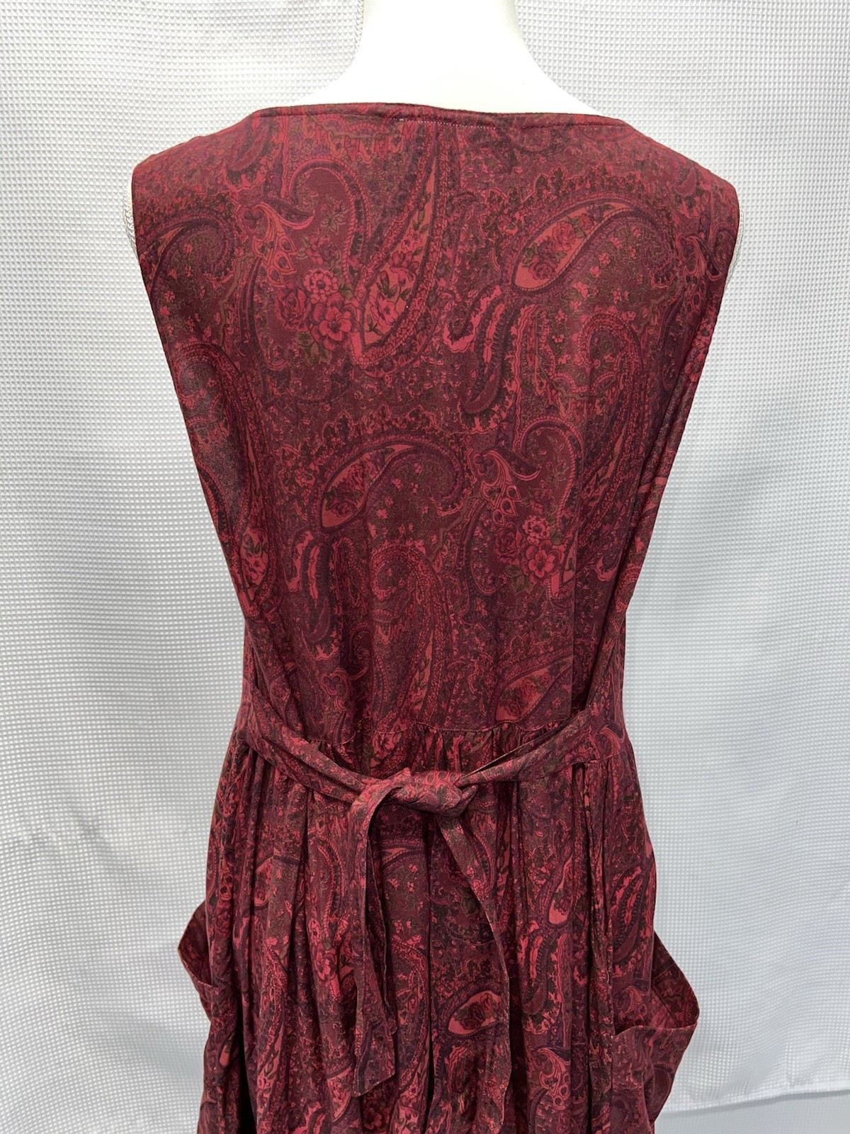 Vintage April Cornell for Cornell Trading Maroon Paisley Maxi Sleeveless q58