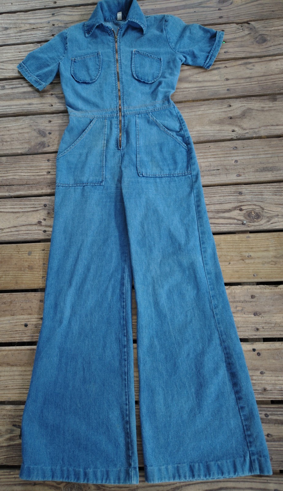 70’s Vintage Women’s Bell-Bottom Jumpsuit Size 7 Lightweight Blue Denim