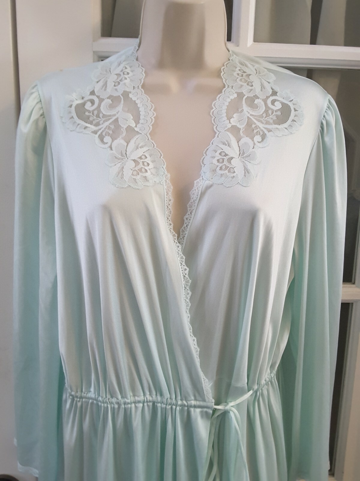 Vintage Collectibles 100% Antron Satin Nylon Long Wrap Robe NWT Size M