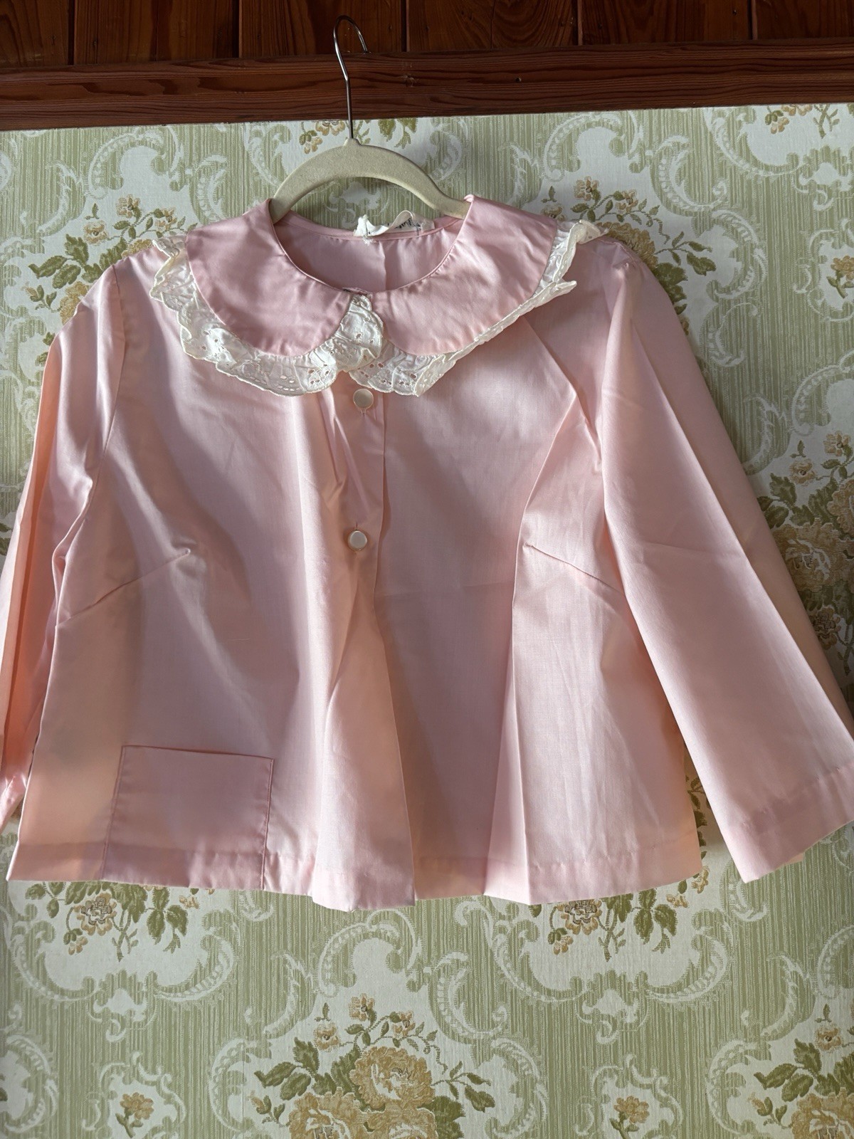 Lord & Taylor Vintage Pink White Lace Collar Regular Medium Women’s Top