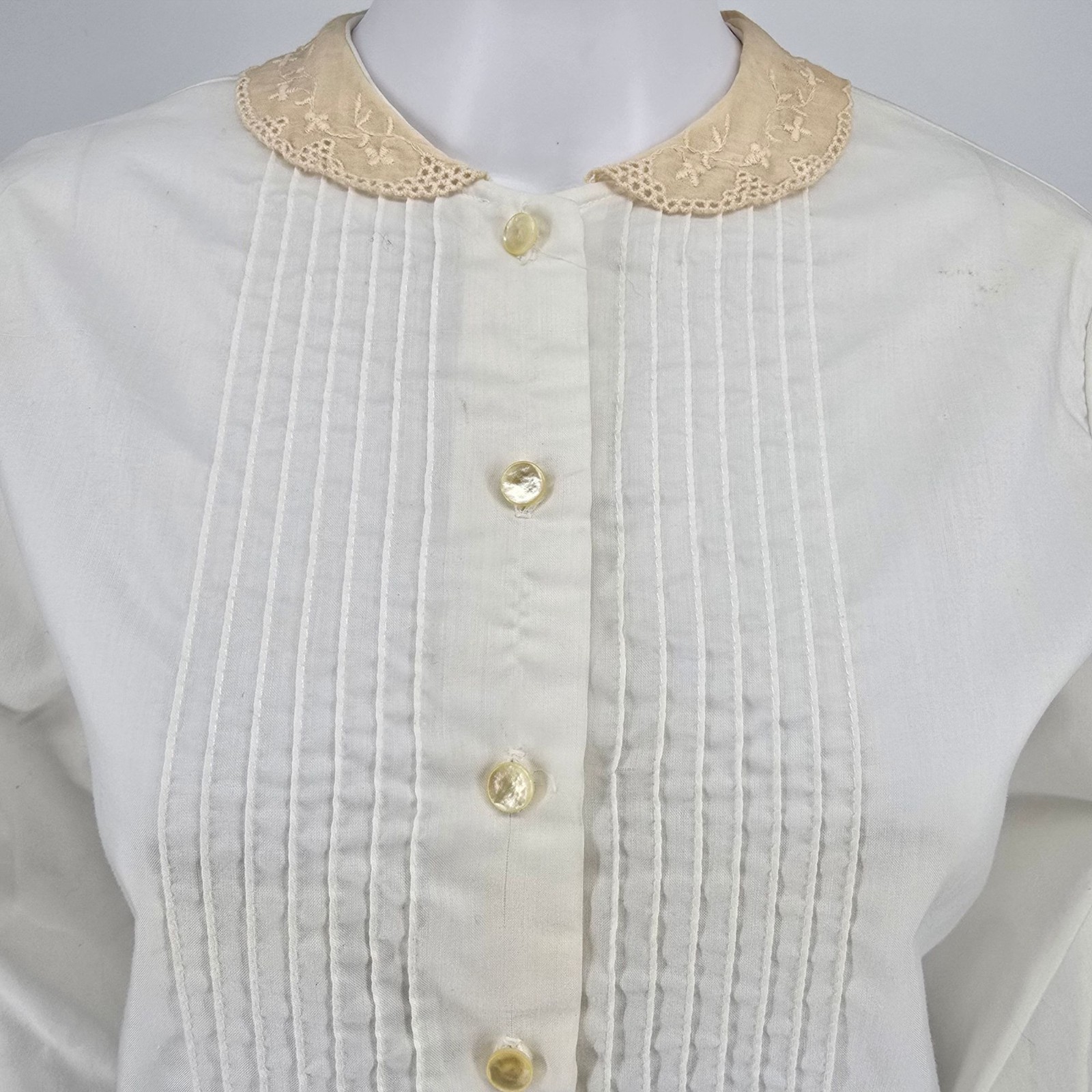 Vintage 1970s Donnkenny Peter Pan Lace Collar Pintuck Long Sleeve Blouse (L)
