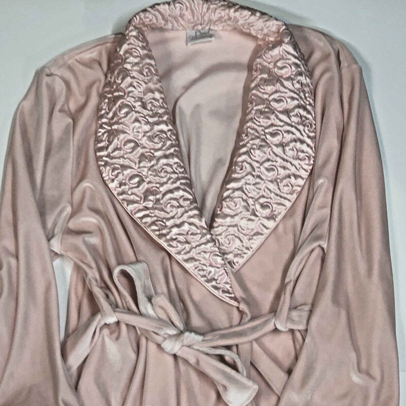Vintage Quiet Moments Pink Robe Lounge Housecoat Sleepwear Quilted Collar/Cuffs
