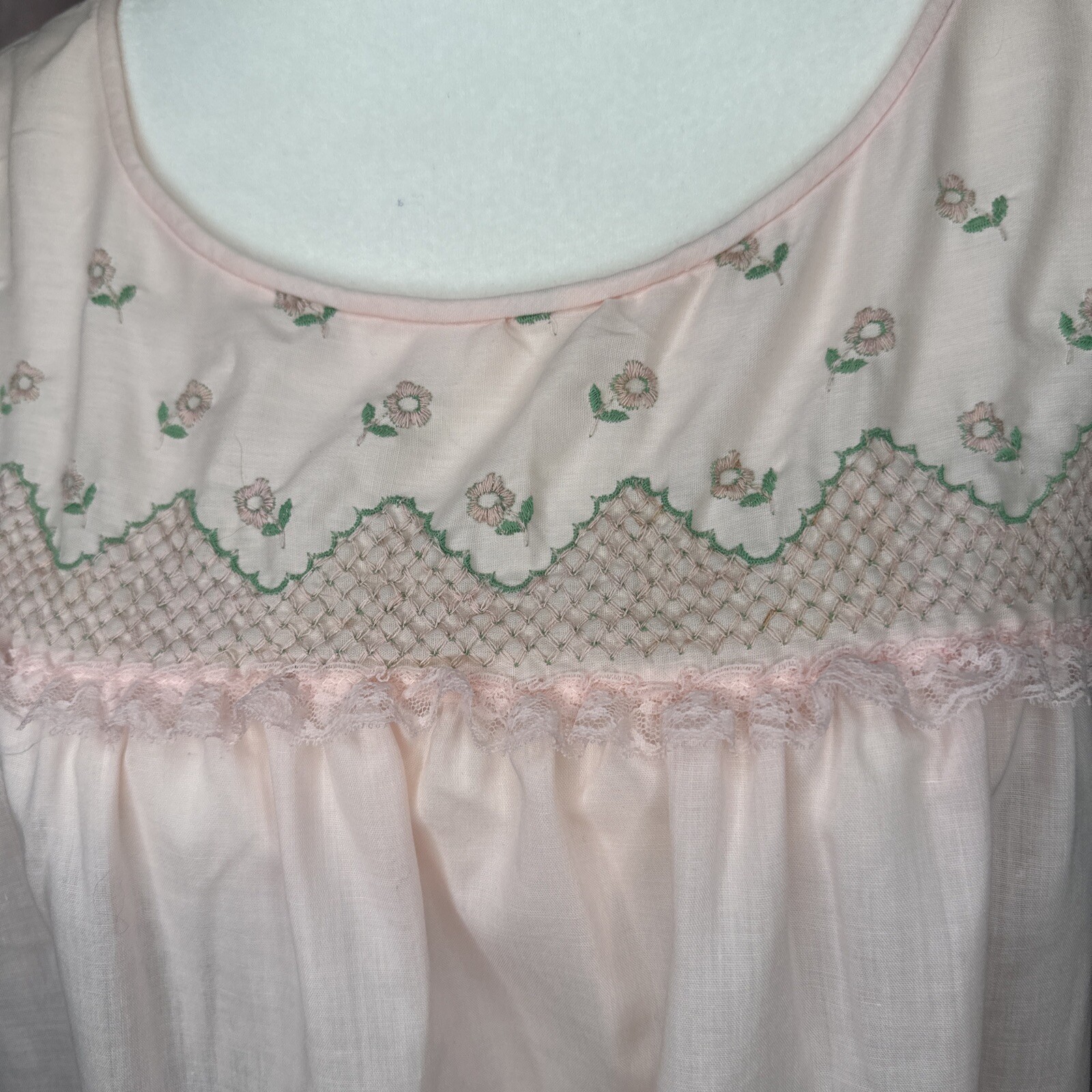 Vtg Gilead Nightgown Smocked Embroidered Pink Lace Large Cotton Poly Blend USA