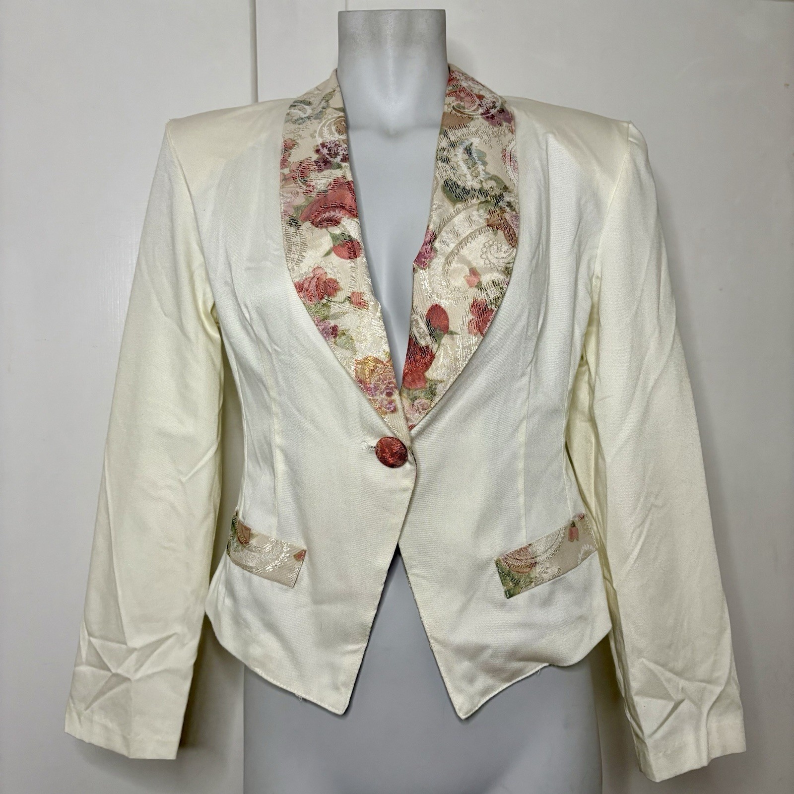 Vintage 80s Cream and Pastel Floral Cropped Blazer Jacket