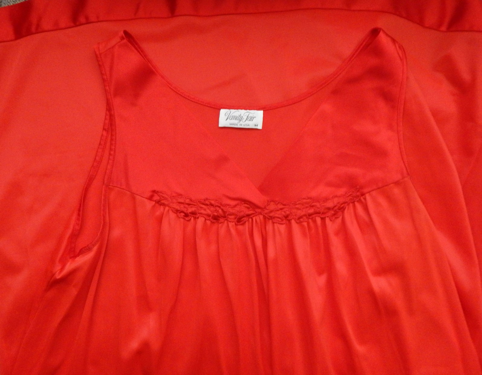 Vtg Vanity Fair Red Nylon Peignoir Set Slip Dress Size M & Robe Size XL USA
