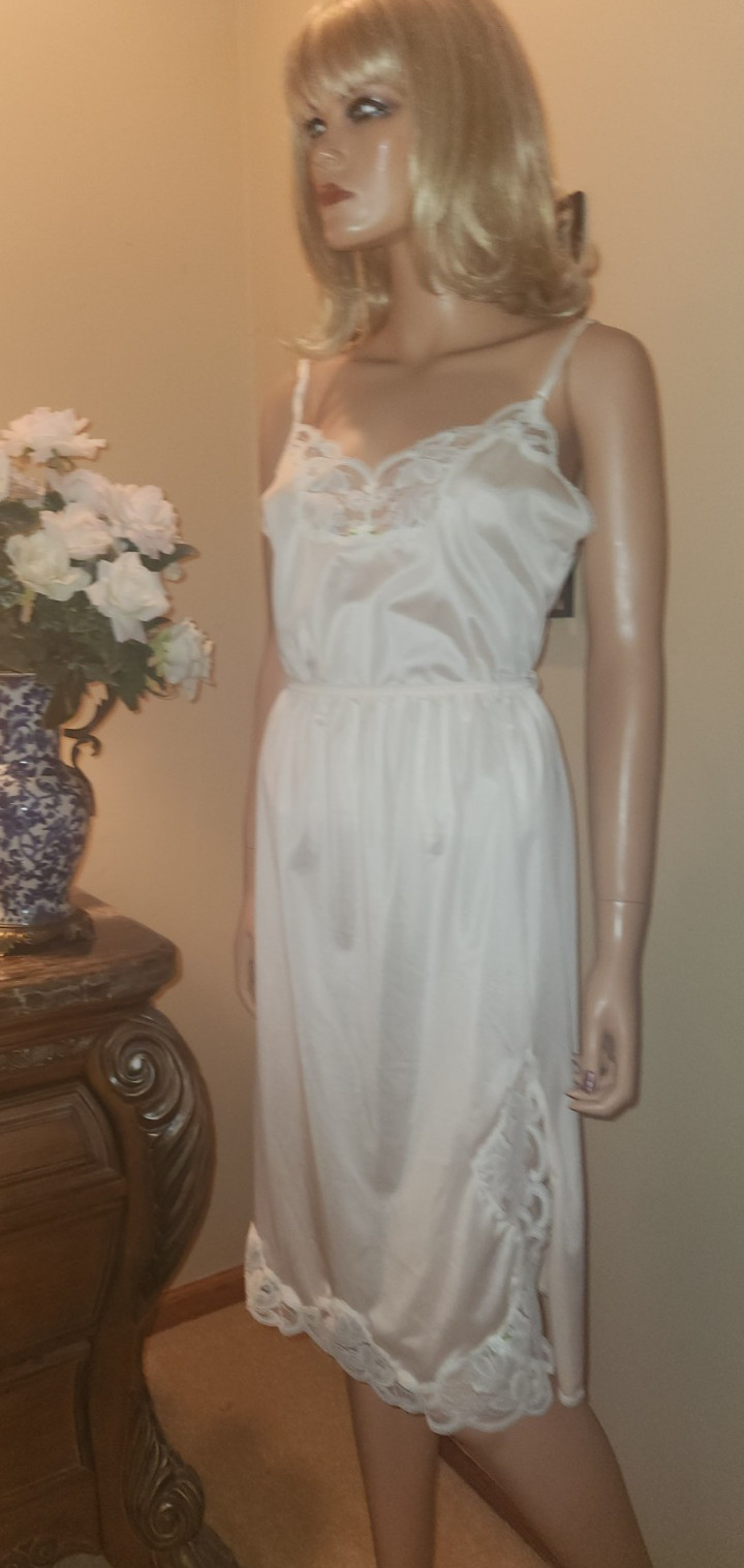 Private Treasures Avon Sz S/M Silky Pink Nylon & Lace Half Slip & Camisole SET