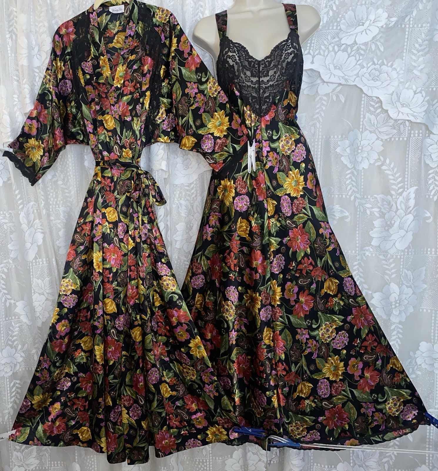 VTG Vanity Fair M L Black Floral Satin WRAP Peignoir Robe Nightgown w Lace Set