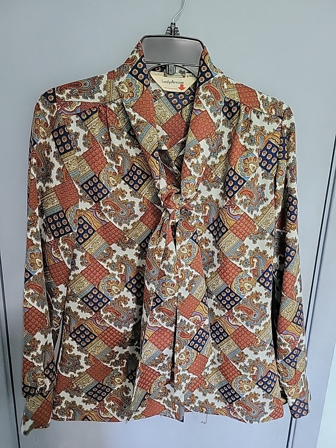 Lady Arrow Blouse Sz Medium Button Up Long Sleeve Pussy Bow Brown Blue Paisley
