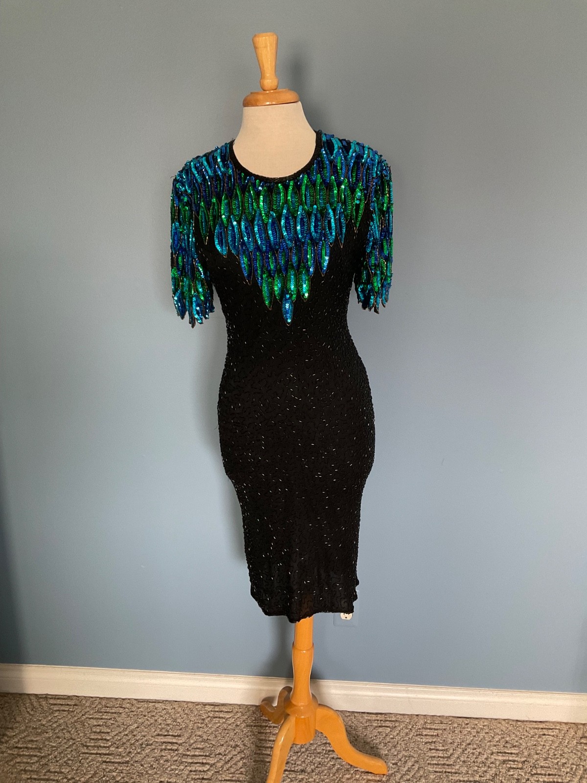 New without tags, Stenay sequined dress size 8 size medium 100% pure silk