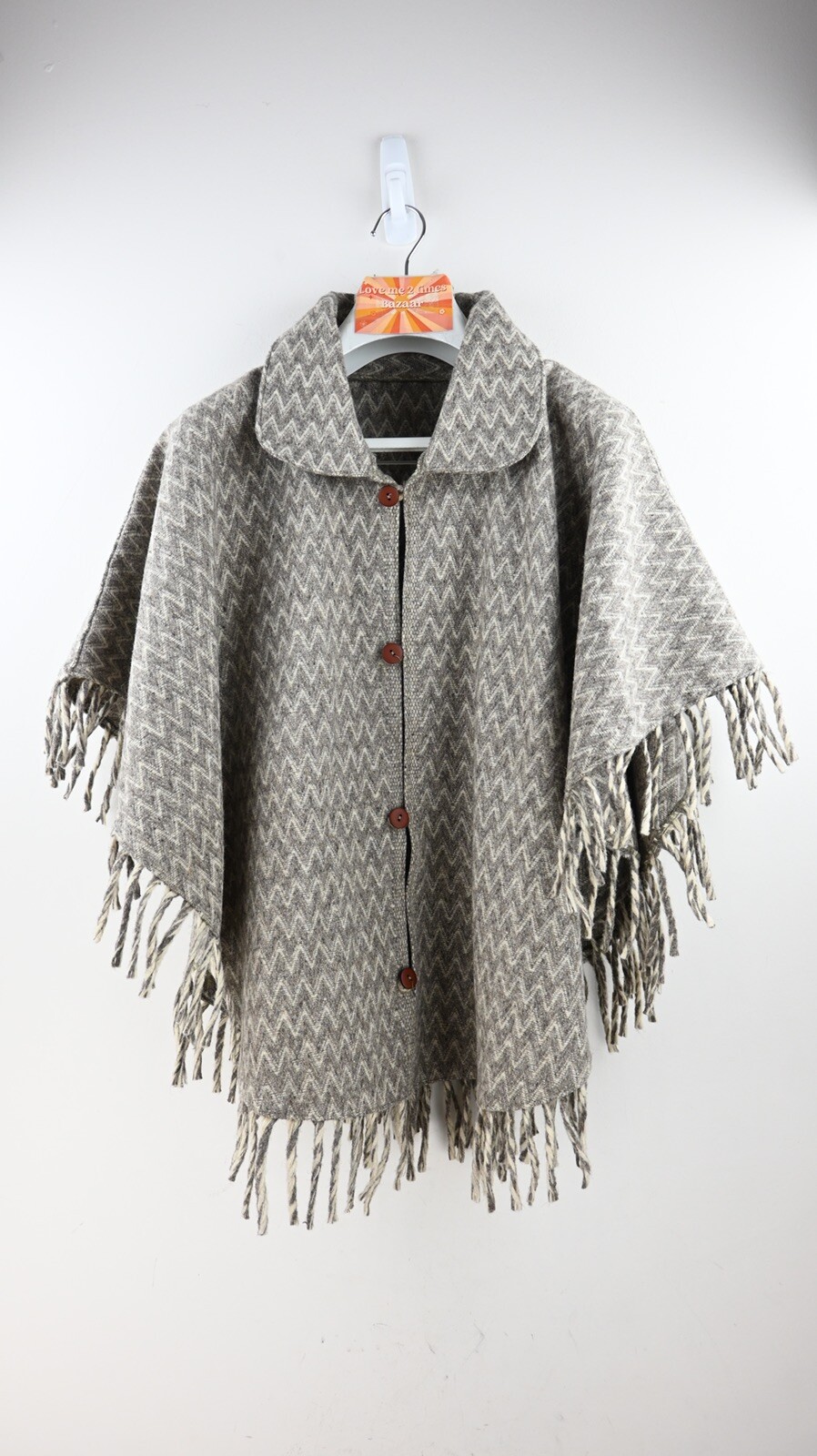 Vintage handmade zig zag knit fringed & poncho in fawn/cream OSFM
